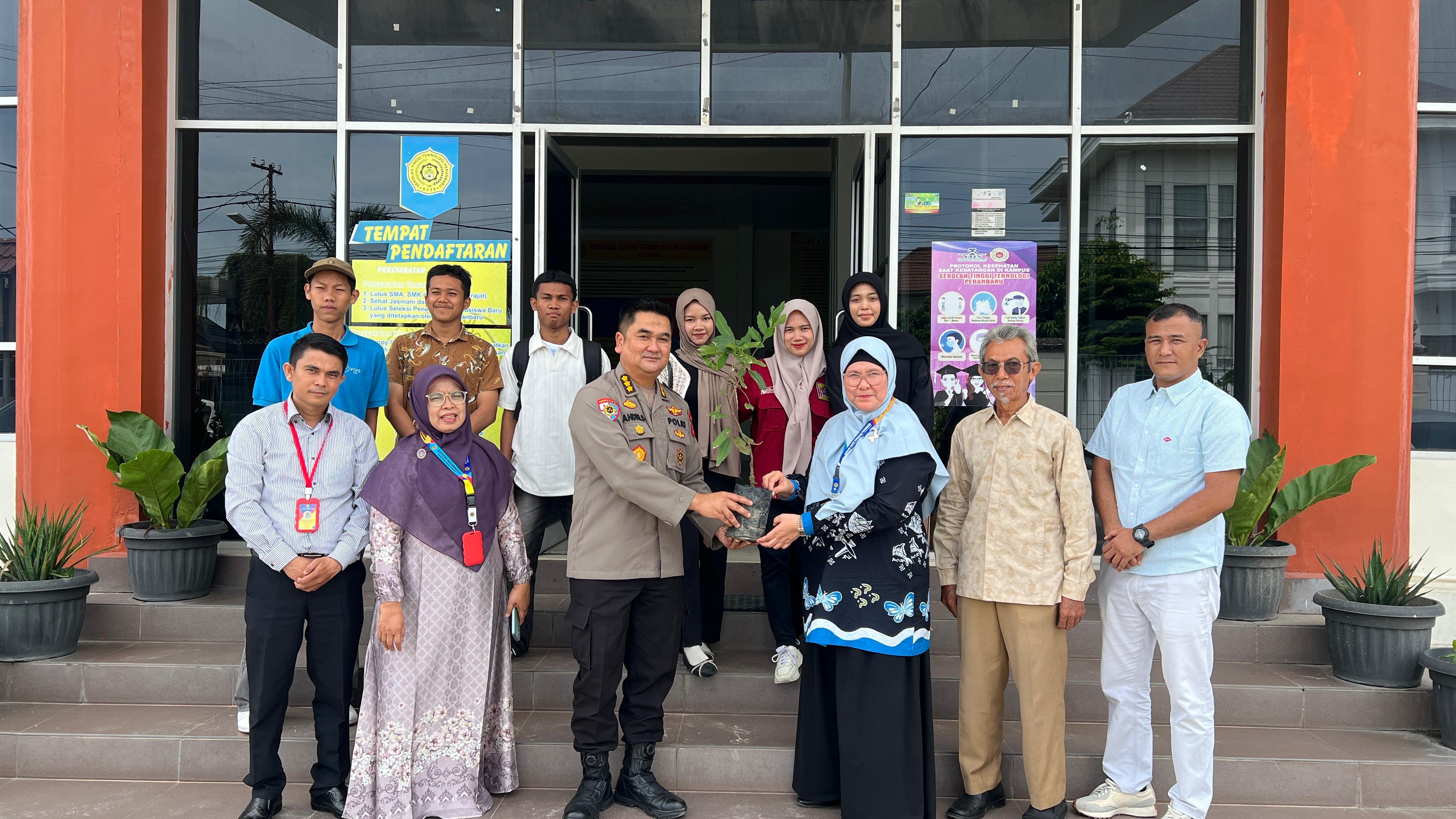 Polda Riau Gelar Green Policing 2025