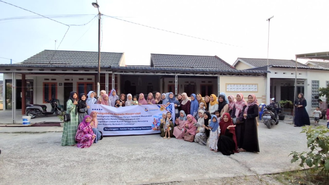 Peningkatan Kemandirian Pangan Masyarakat Melalui Inisiasi Hidroponik dan Pengolahan Limbah Rumah Tangga Berbasis E-Commerce